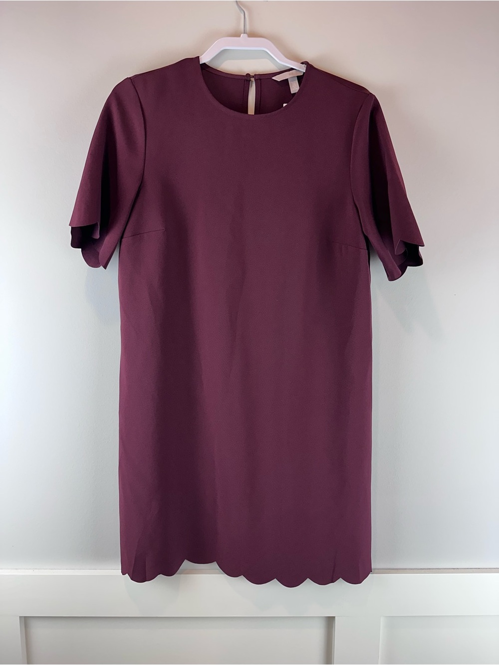 NEW H&M Burgundy Dark Red Scalloped Shift Career Casual Shift Dress Size Medium